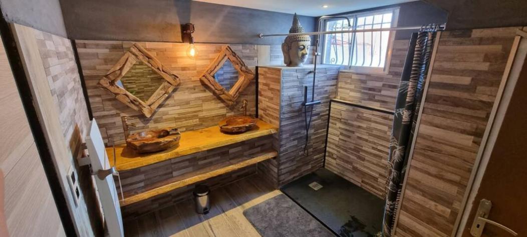 Rêves de vie, appartement vue mer, piscine non chauffée et spa privatifs Cassis Exterior foto